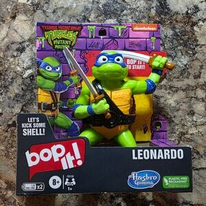 Hasbro Bop It TMNT Mutant Mayhem Leonardo Electronic Handheld Game F8159 NEW